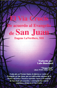 El Evangelio según San Juan cuenta la historia de la Palabra de Dios (1:1) quien vino al mundo (1:20), se hizo carne y habitó entre nosotros (1:14). Nos cuenta de Jesús, la Palabra de Dios, y de los gran es signos que llevó a cabo, que todos deben creer que Jesús es el Mesías, el Hijo de Dios, y que al creer pueden tener vida en su nombre (20:30-31). Juan escribió para una comunidad atada a los elementos básicos de la vida cristiana y su significado. ¿Cómo se relaciona a la Iglesia al mundo del Judaismo y al de los gentiles? ¿Cómo se relaciona a la vida y a la salvacicn? Cuál es su Lugar en la creación? Entonces como ahora , la respuesta estaba en la persona de Jesús, el Mesías, el Hijo de Dios, el Señor de la creación y la historia, quien revela a Dios y hace a Dios presente entre nosotros. Y así nosotros recurrimos a San Juan para el Via Crucis, siguiendo a Jesus cuando es levantado y llama a todo el mundo hacia El.