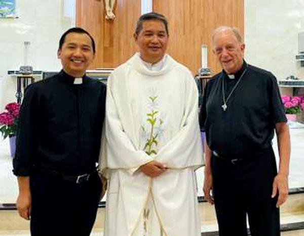 holidayCOMM051423-600x460