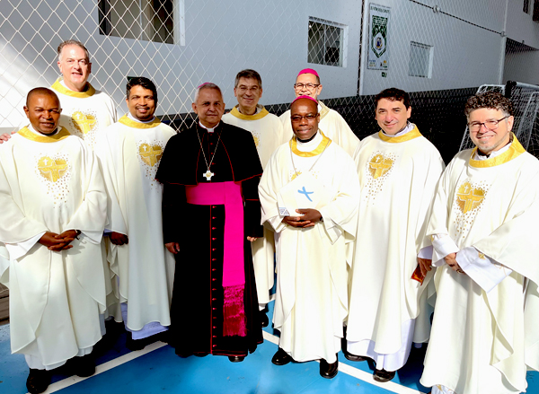 EUGord040724BISHwOrdinairies-IMG_6843-600x439